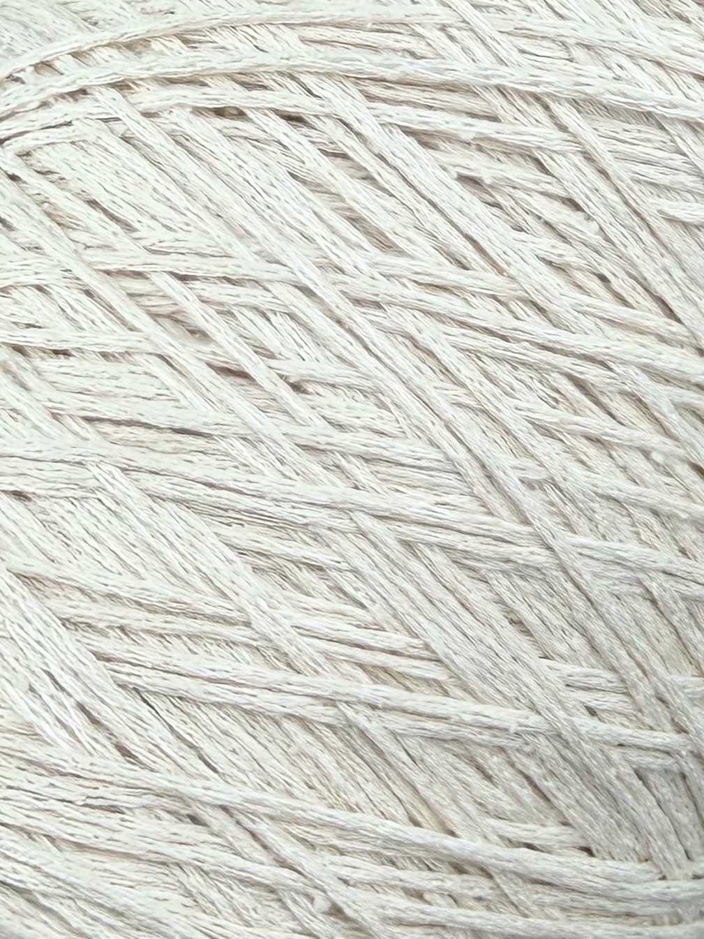 Avorio Prezioso – Garn aus Bouretteseide und Maulbeerseide col. Naturelfenbein 300 m / 100 g